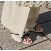 Design Simple One-word High-heeled Shoes