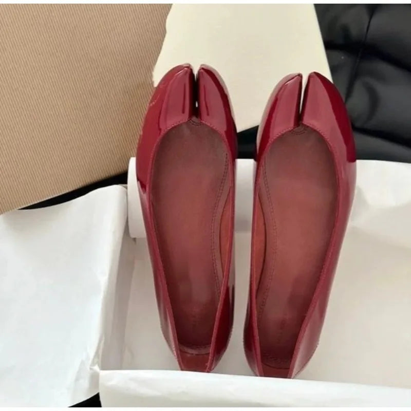 Arrival Patent Leather Inner Heightening Splite-Toe Shoes