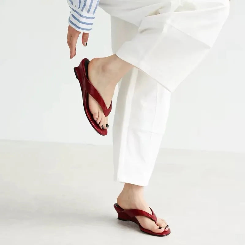 Soft-soled Wear-resistant and Waterproof Flip-flops Niche Casual High-value High Heel
