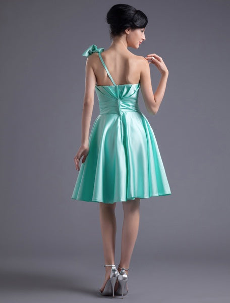 Elegant A-line Satin Bow Strapless Bridesmaid Knee-Length Dress