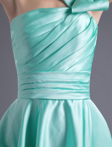 Elegant A-line Satin Bow Strapless Bridesmaid Knee-Length Dress