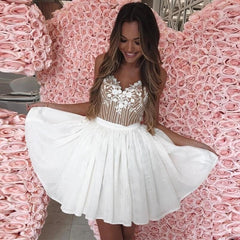 Appliques Beads V-neck Cocktail Party Dress