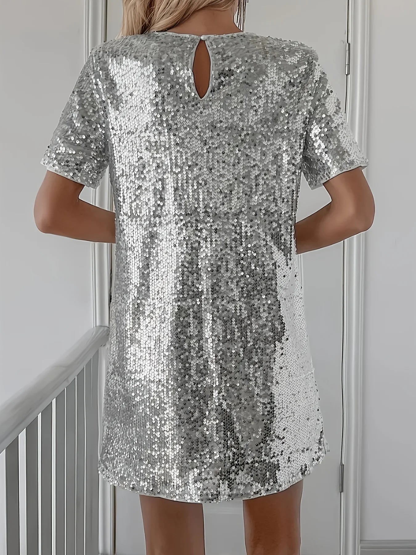 Casual Round Neck Short Sleeve Sequin Pullover Polyester Mini Dress
