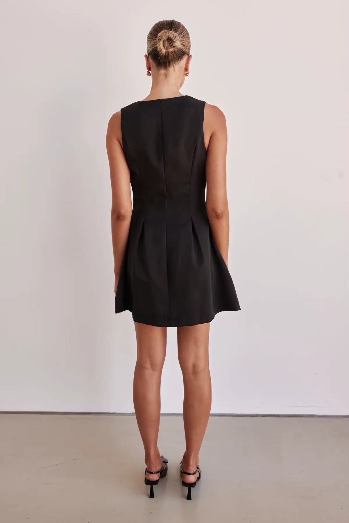 Casual Solid Color Sleeveless Single Breasted Style Street Versatile Formal Mini Dress