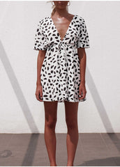 Casual  V Neck Bottom Wrap Sand Spot Mini  Bodycon Dress
