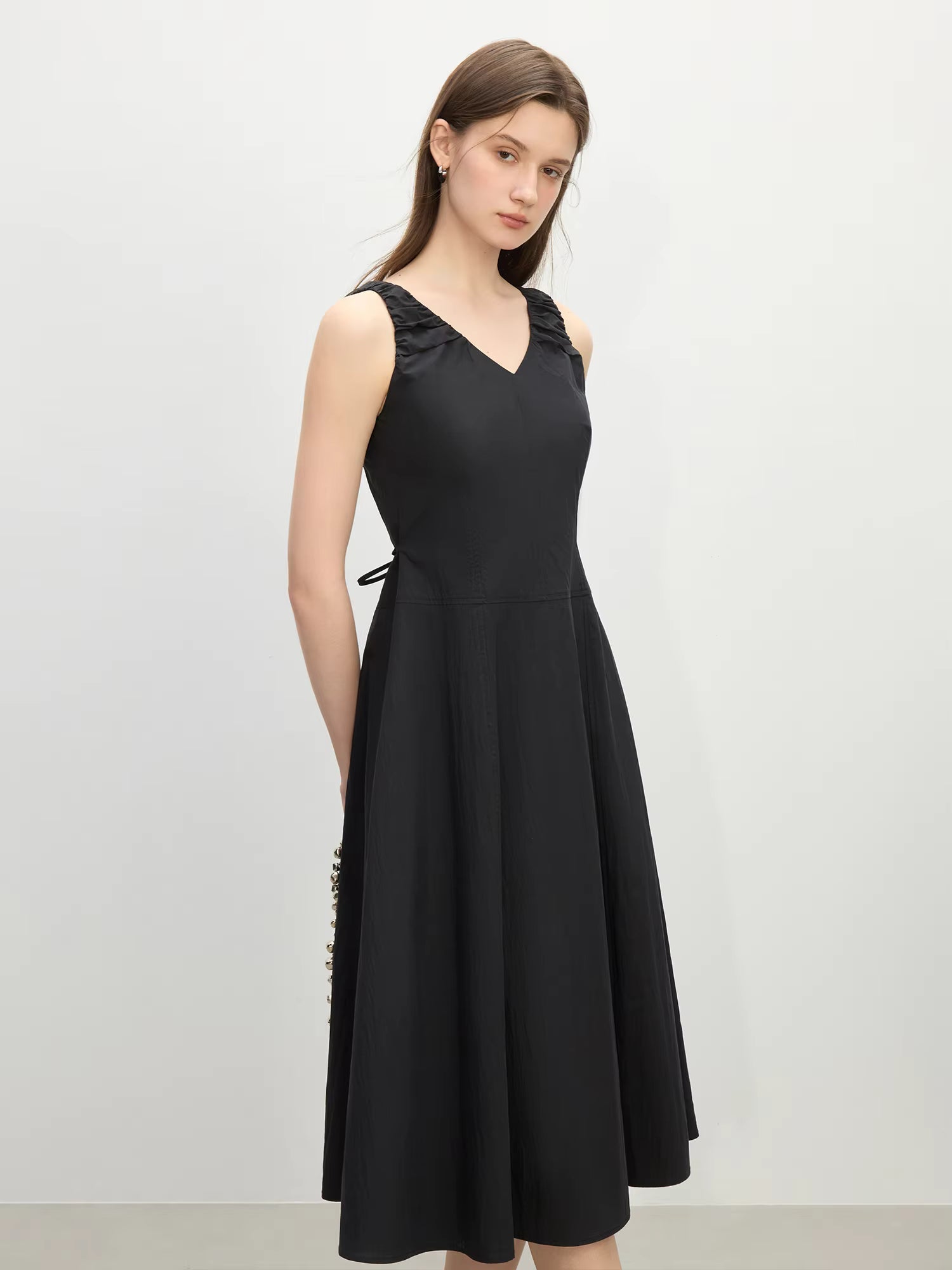 Casual V-Neck Two-Tone Gathered Straps Sleeveless A-Line Midi Dress