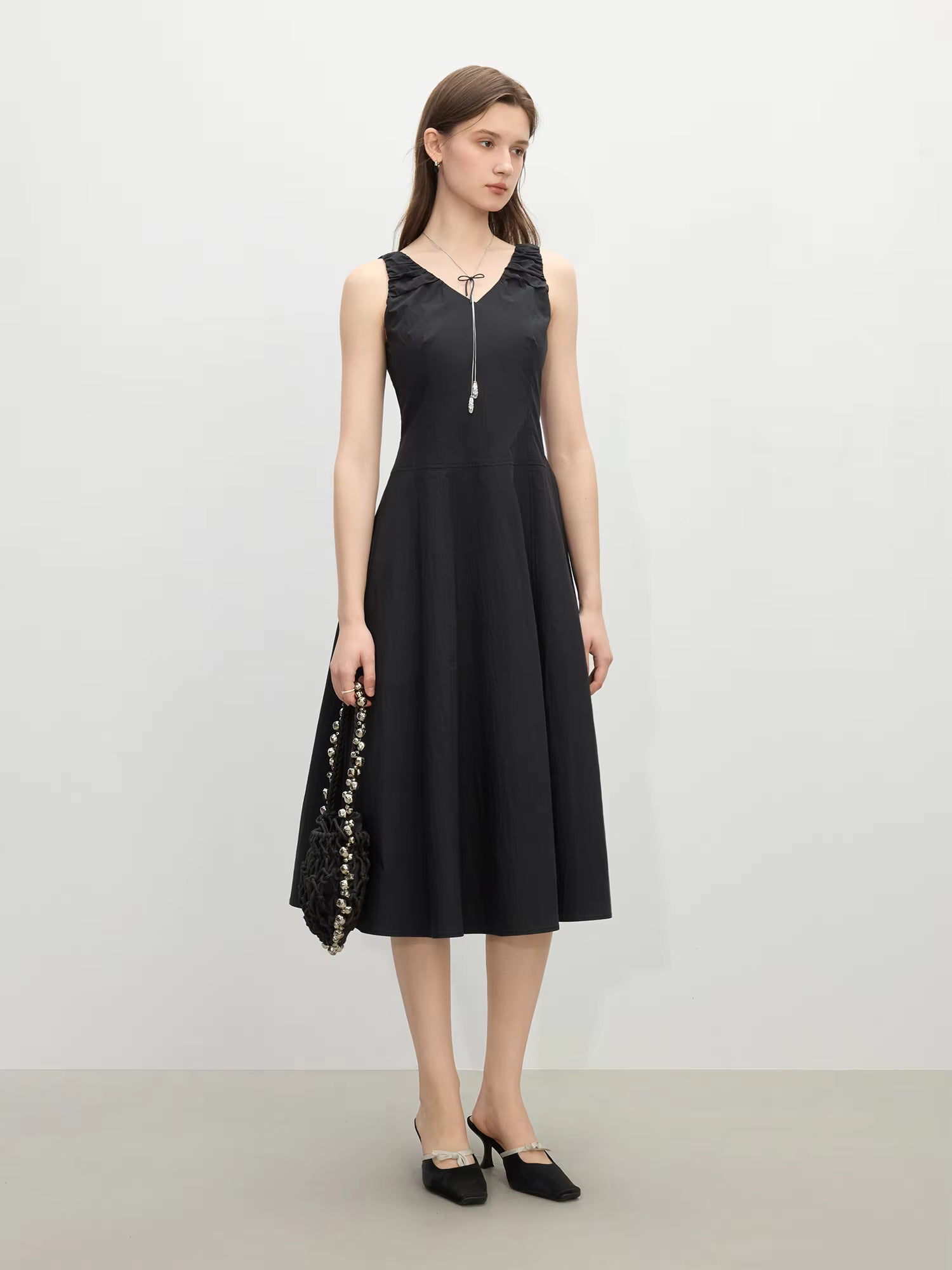 Casual V-Neck Two-Tone Gathered Straps Sleeveless A-Line Midi Dress