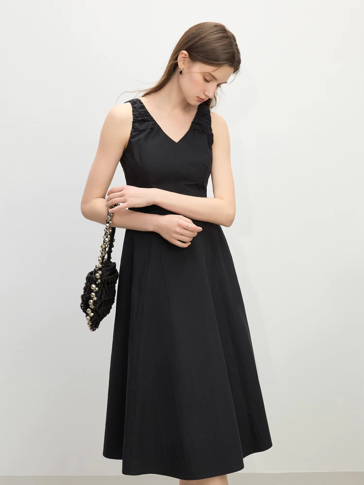 Casual V-Neck Two-Tone Gathered Straps Sleeveless A-Line Midi Dress