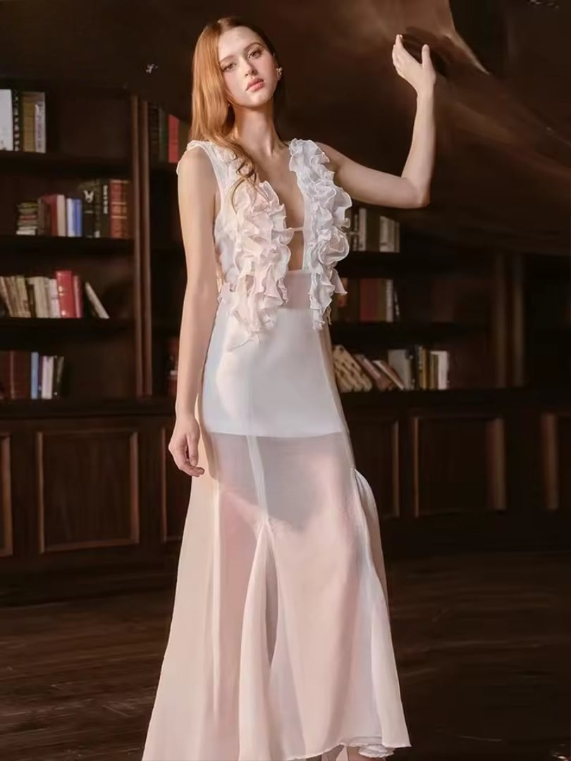 Charming Deep V-Neck Ruffled Flower Mesh Design Sleeveless Dress