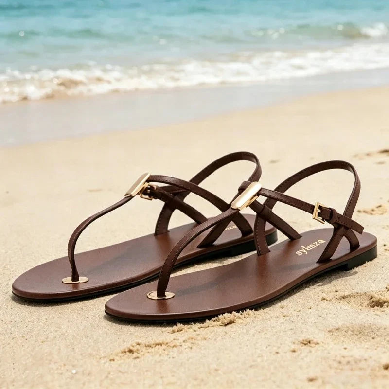 Concise Clip Toe Flat Sandals Ankle Strap Buckle Gladiator Sandals for Girl Luxury Metal Detail Beach Shoes
