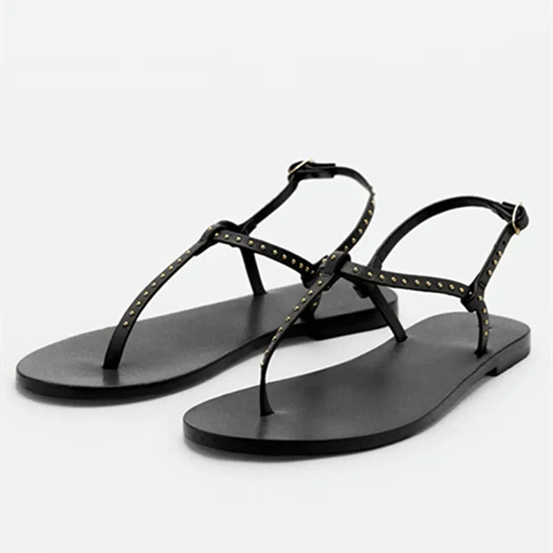 Concise Style Rivet Detail Flat Sandals Comfortable Ankle-Strap Buckle Clip Toe Sandals Luxury Designer Beach Shoes