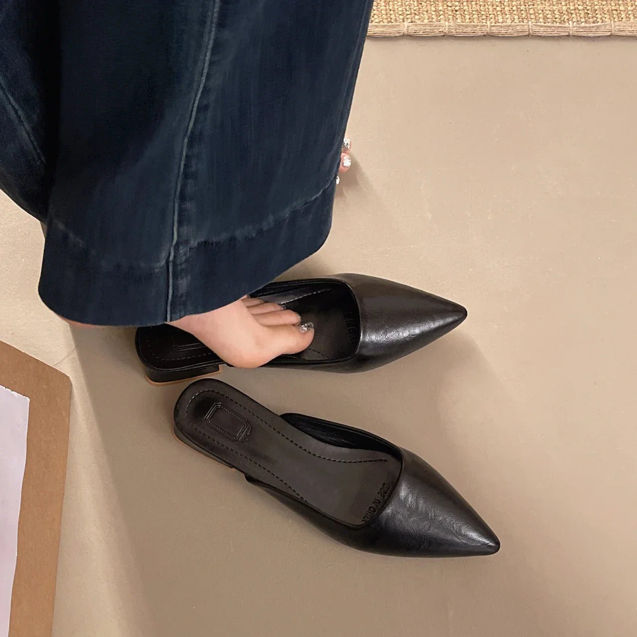 Designer Pointed Toe Slippers Concise Thin Low Heel
