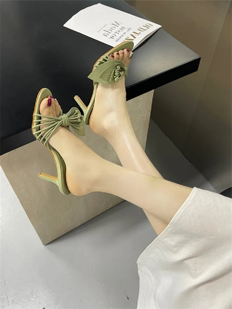 Design Narrow Band Butterfly-kont Thin Heel