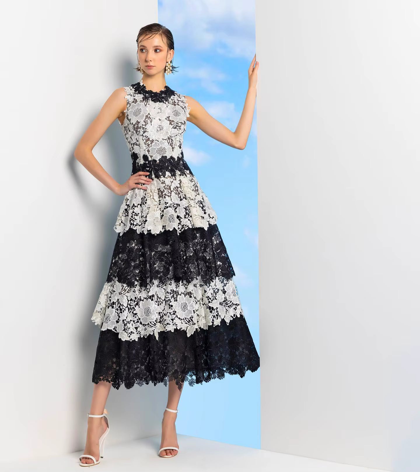 Eleagnt Spaghetti Strap Contrast Colored Lace Pretty A-line Ankle Length Evening Maxi Dresses