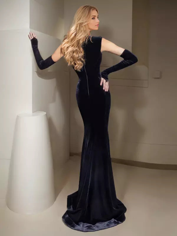 Elegant Ball Gown Sweetheart Neck Velvet With Train Pleated Formal Dress