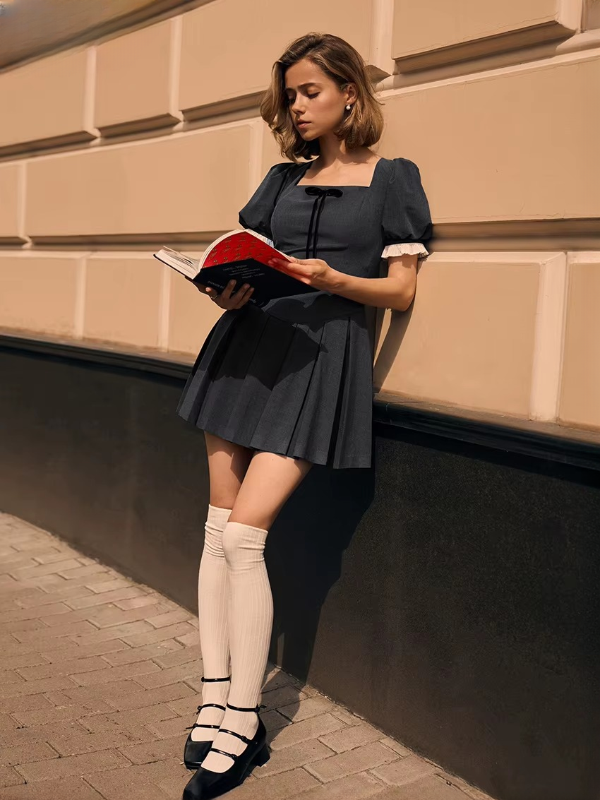 Elegant Classic Pleated Square Collar Short Sleeve Mini Dresses