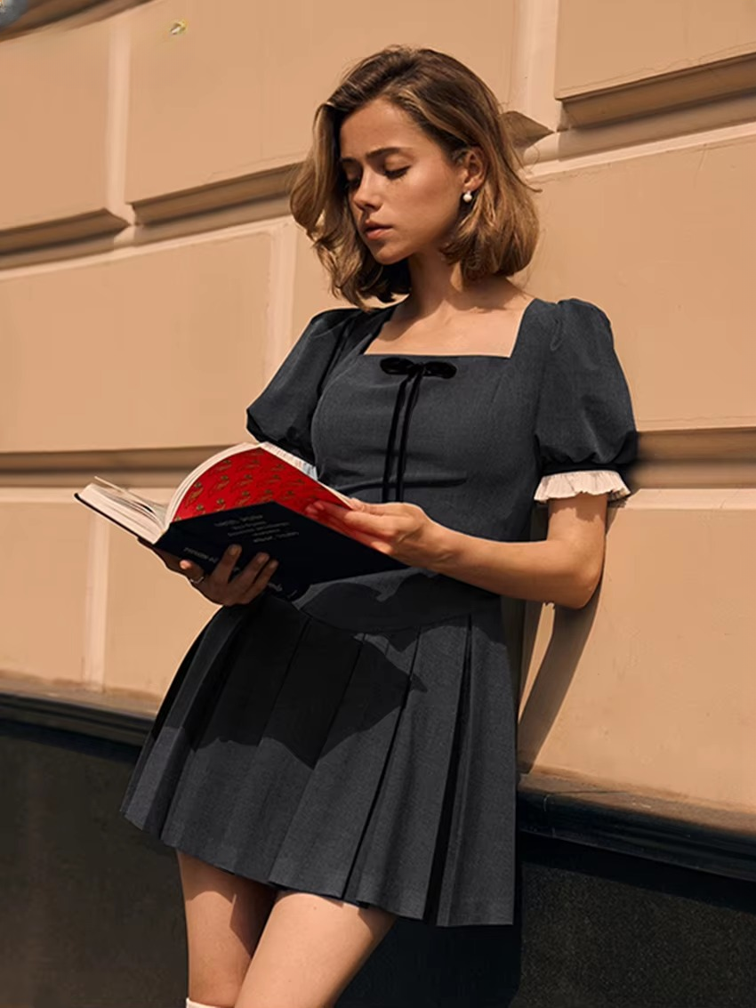 Elegant Classic Pleated Square Collar Short Sleeve Mini Dresses