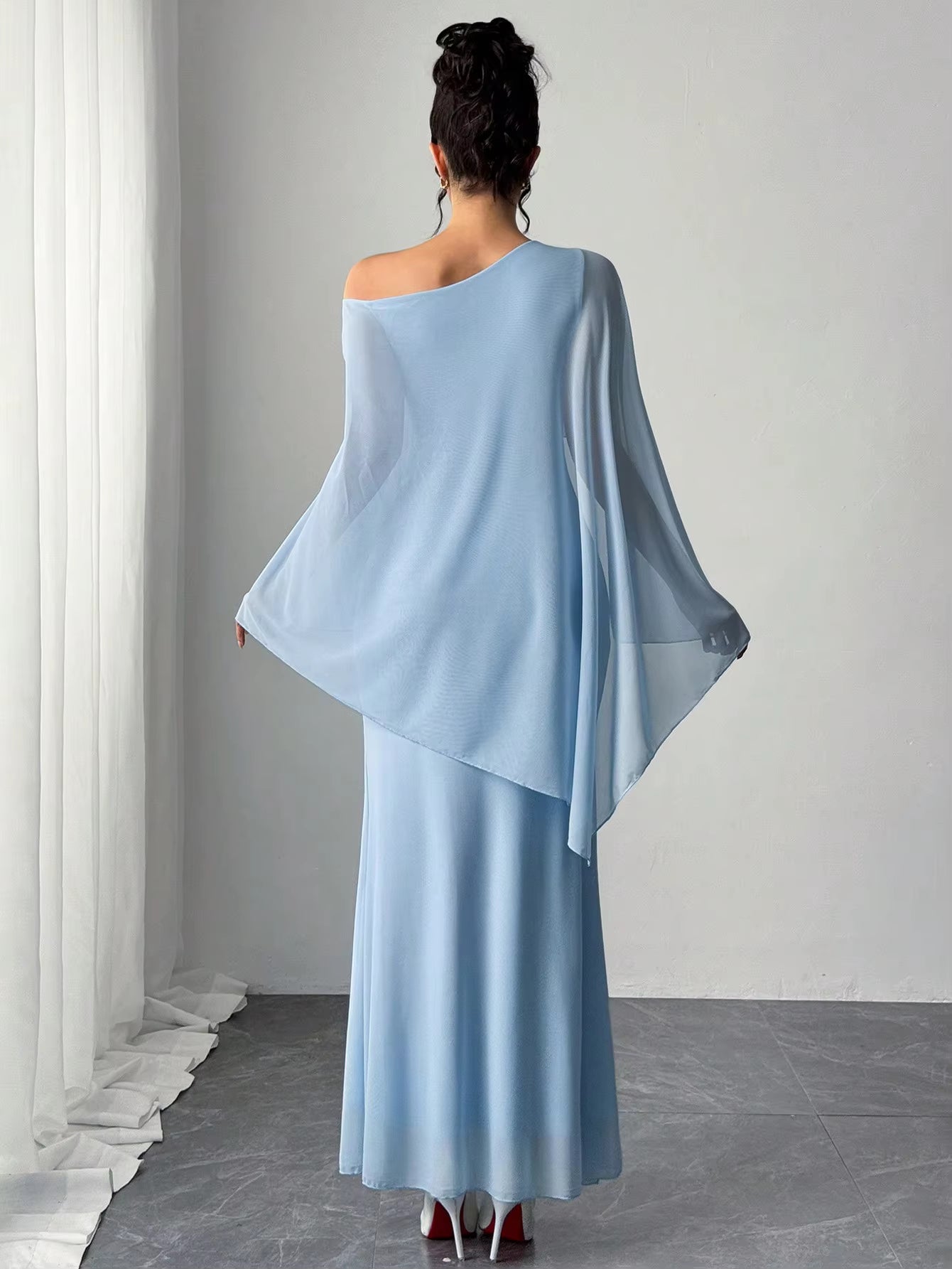 Elegant Diagonal collar One-Shoulder Corsage Mesh Cape Ultra Long Maxi Dress