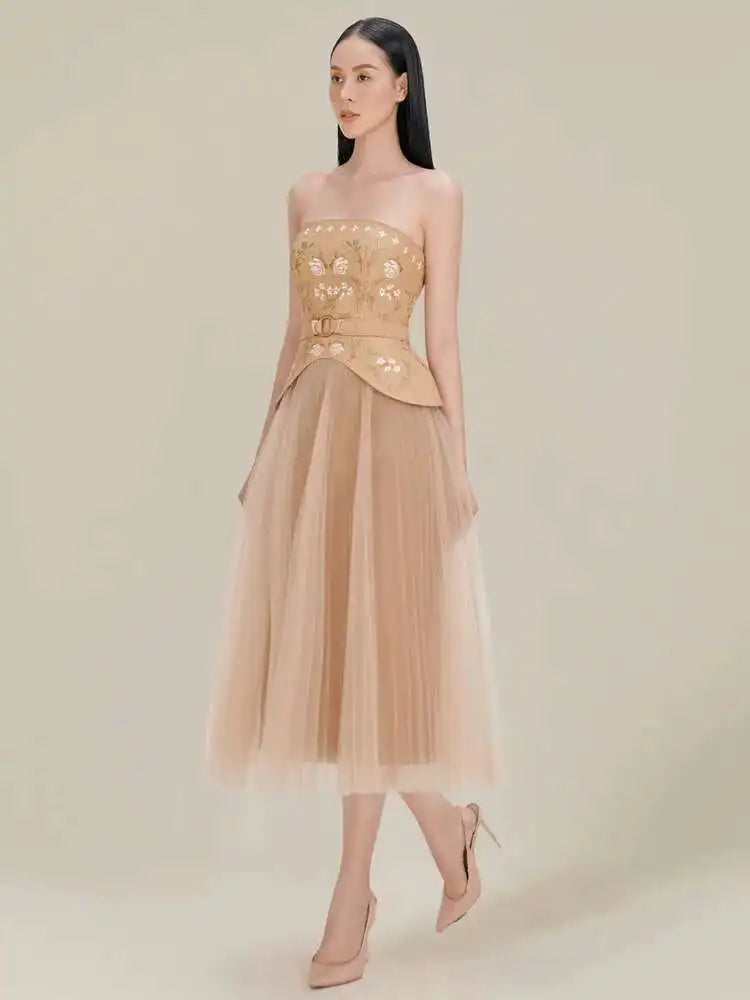 Elegant Embroidery Flowers Strapless Belt Tops Mesh Patchwork Pleated Skirt Two Piece Sets