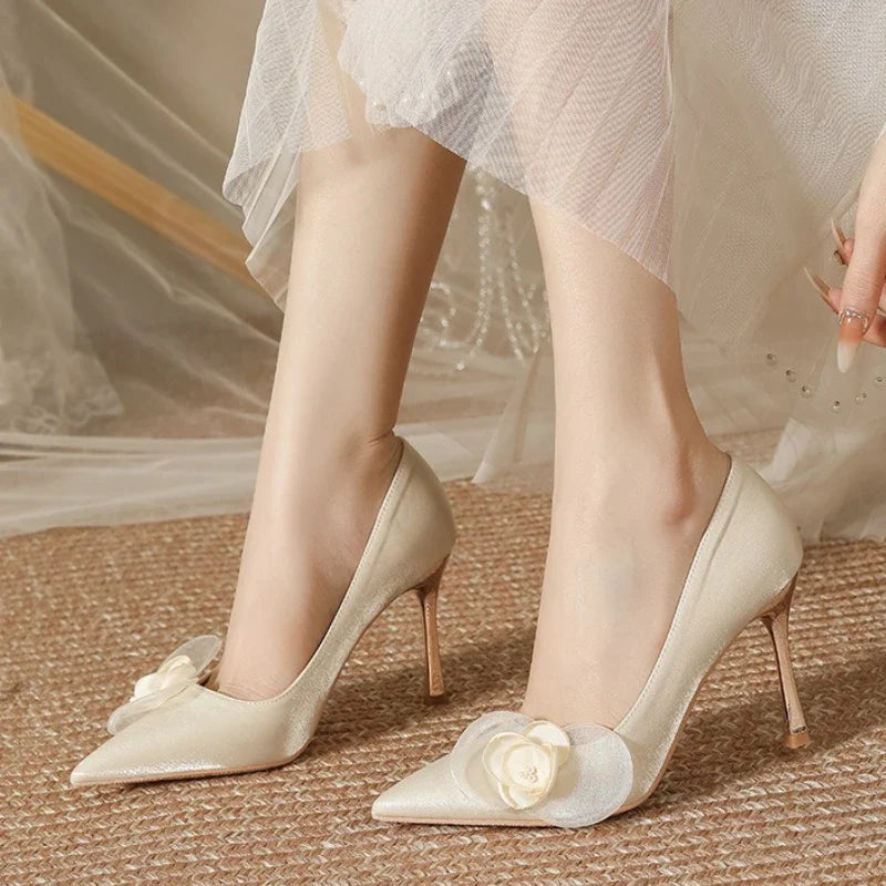 Elegant Flower String Bead Decoration Pumps Comfortable Pointed Toe Satin Brand Designer Shoes