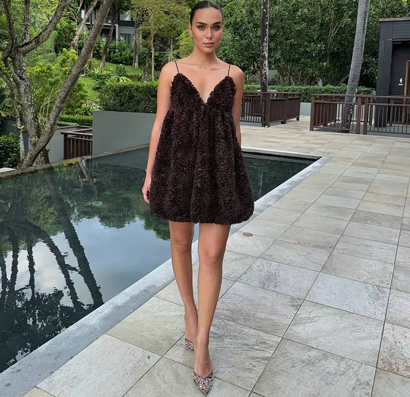 Elegant Fluffy Mesh V-Neck Sleeveless Flower Petal Design Mini Dress