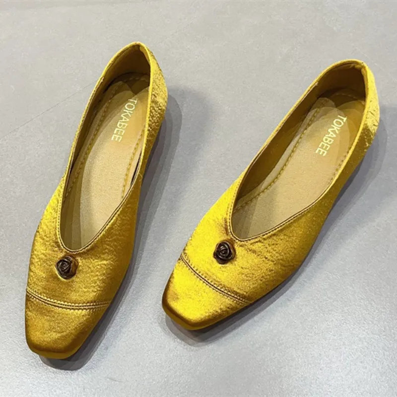 Elegant Gold Chunky Heel