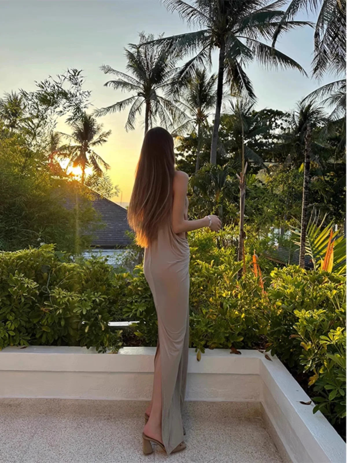 Elegant Hollow Neck Hanging High-End Temperament Beach Long Dress