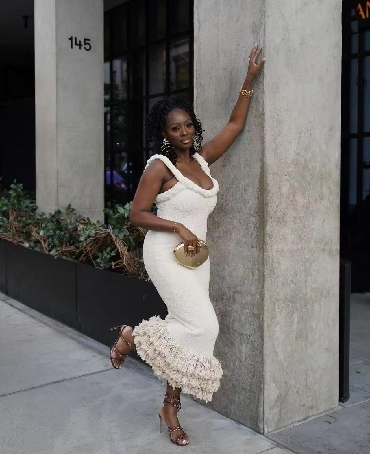 Elegant Knitted Tassel Hem Shoulder Straps Maxi Dress