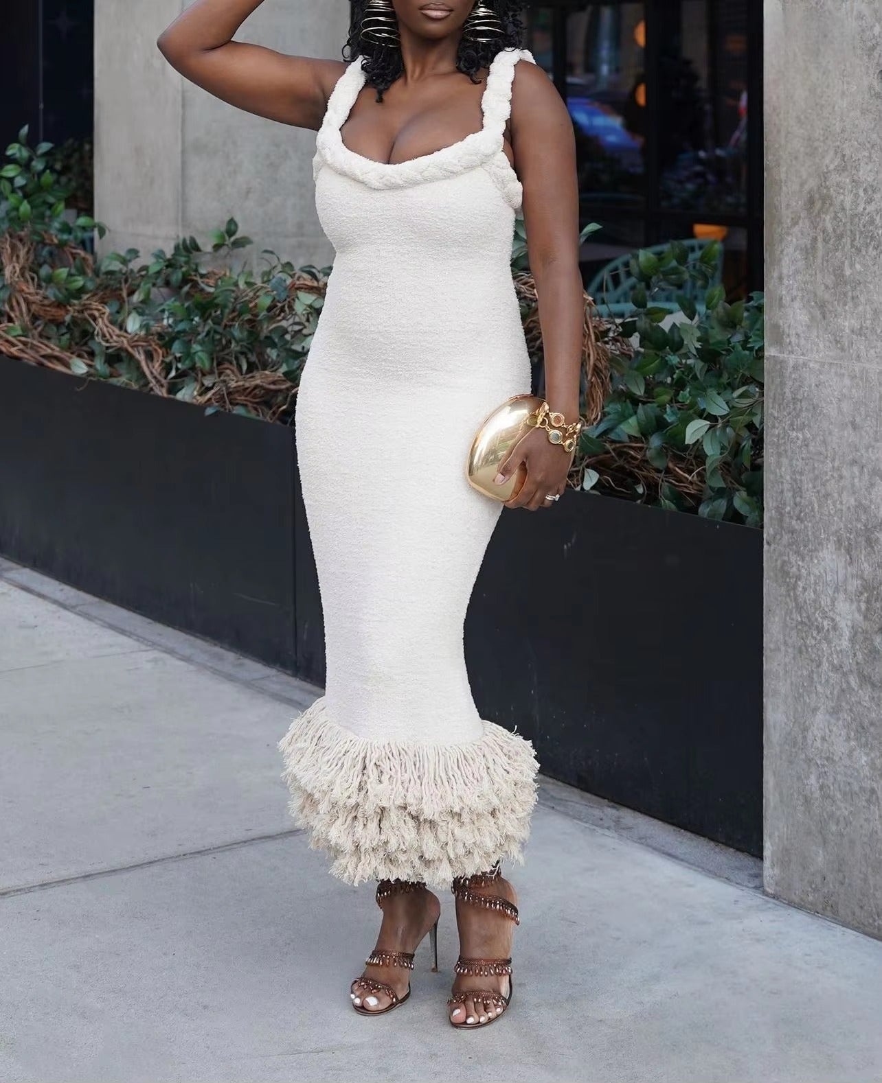 Elegant Knitted Tassel Hem Shoulder Straps Maxi Dress