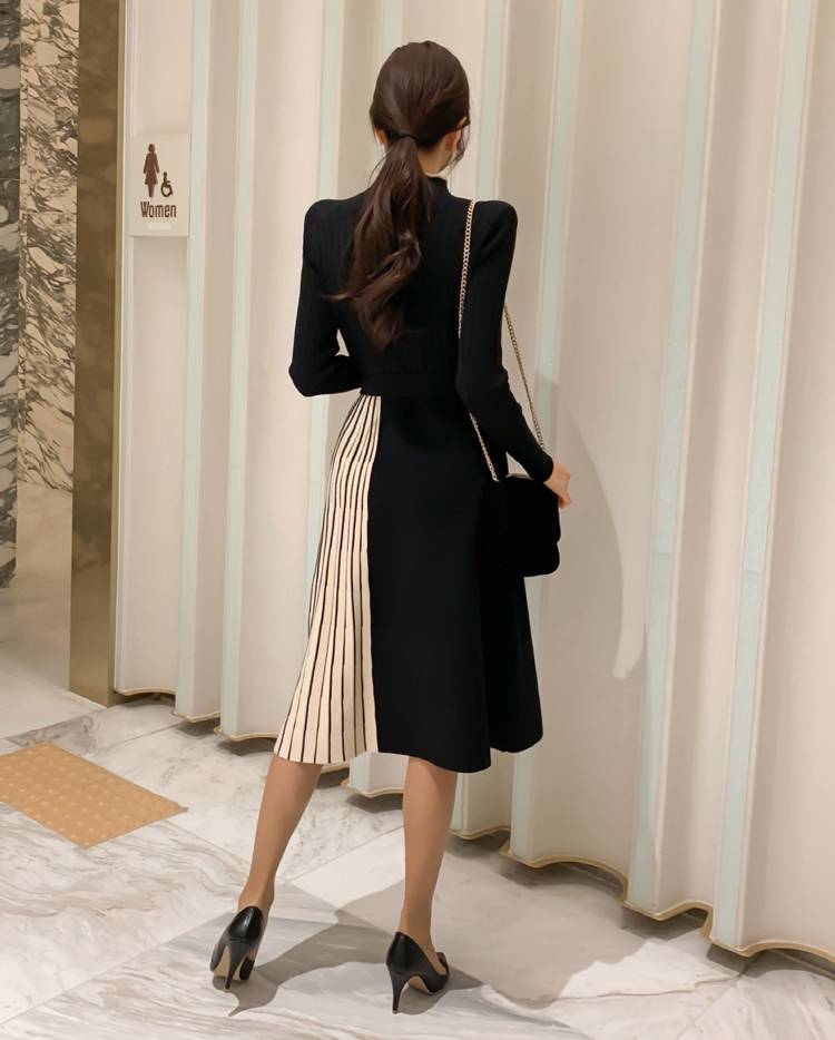 Elegant Lace-Up Waist Mid-Length Knitted large Skirt Sweater Dress