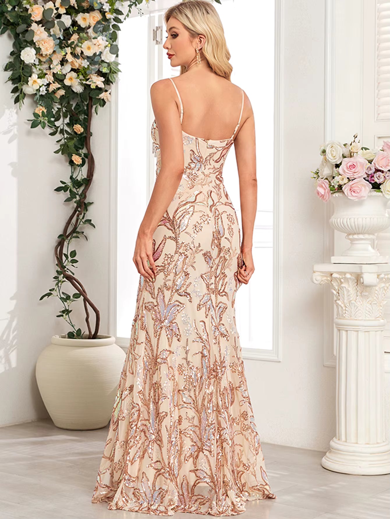 Elegant Luxury Spaghetti Strap Backless Floor-Length Maxi Dress