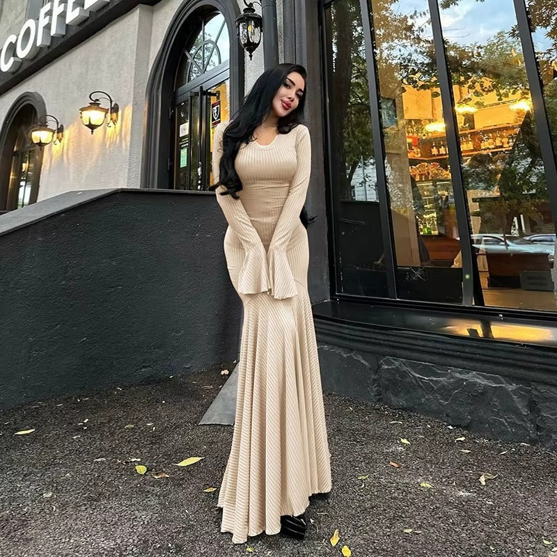 Elegant O-Neck Pleated Flared Sleeves Fishtail Maxi Dress