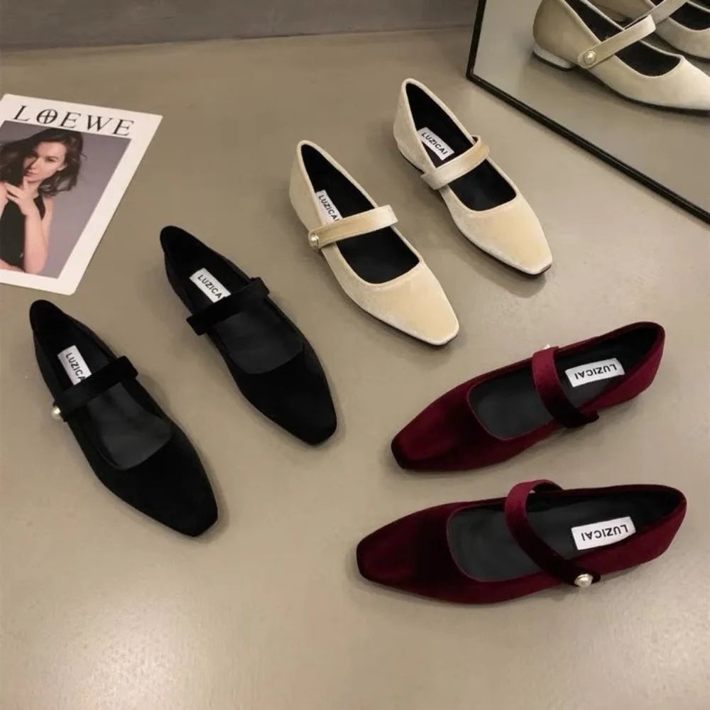 Elegant Pearl Buckle Velour Mary Jane Shoes