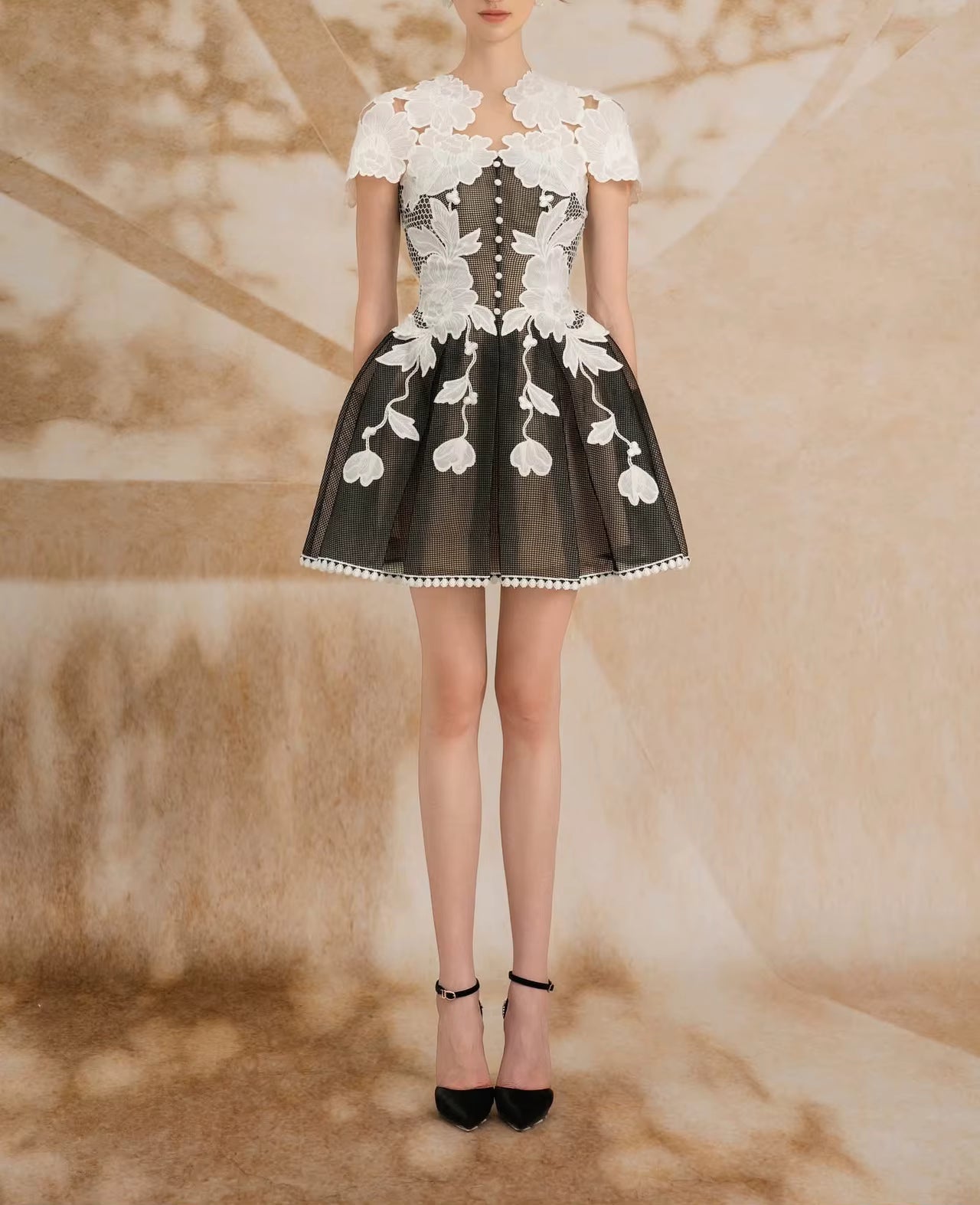 Elegant Round Neck Short Sleeves Applique Patchwork Mesh Mini Dress