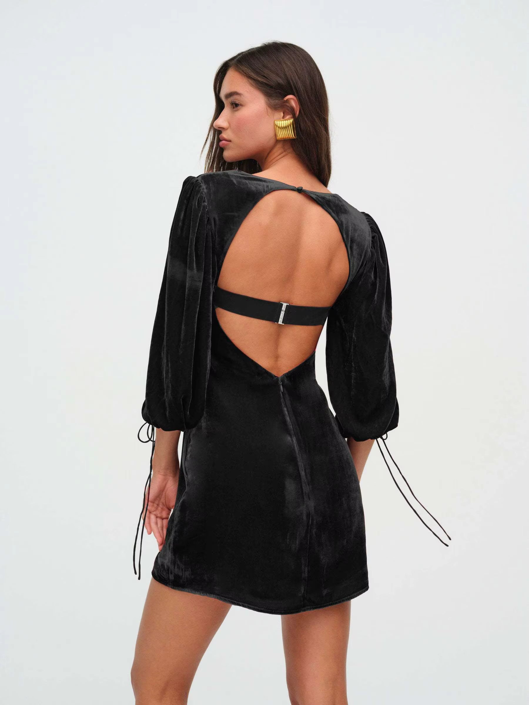 Elegant Sheath Long Sleeved Velvet Hollow Out Backless Mini Dress