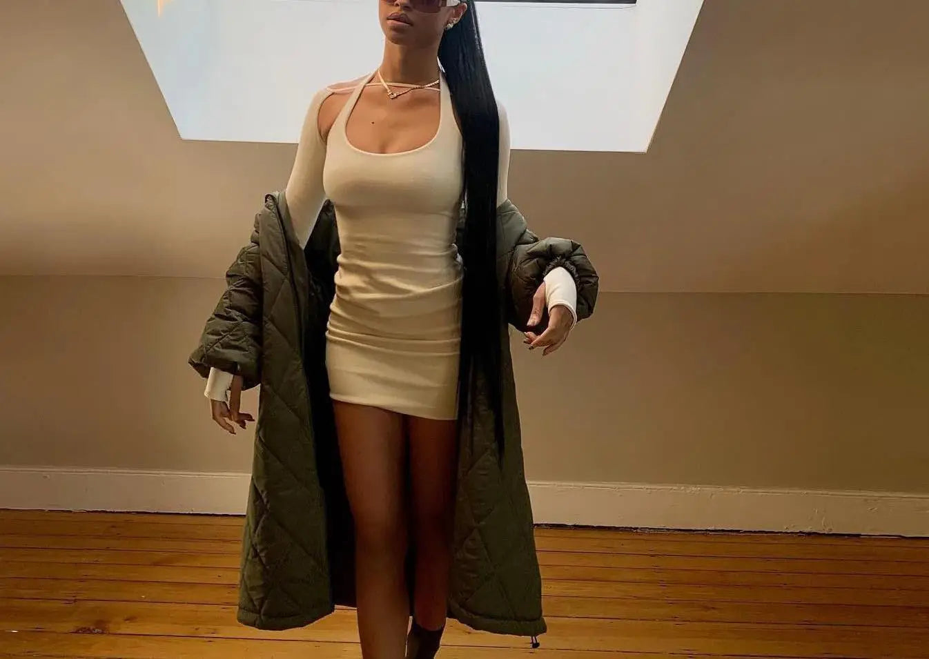 Elegant Solid Color Long Sleeved Hanging Neck Bag Hip Slim Fit Mini Dress
