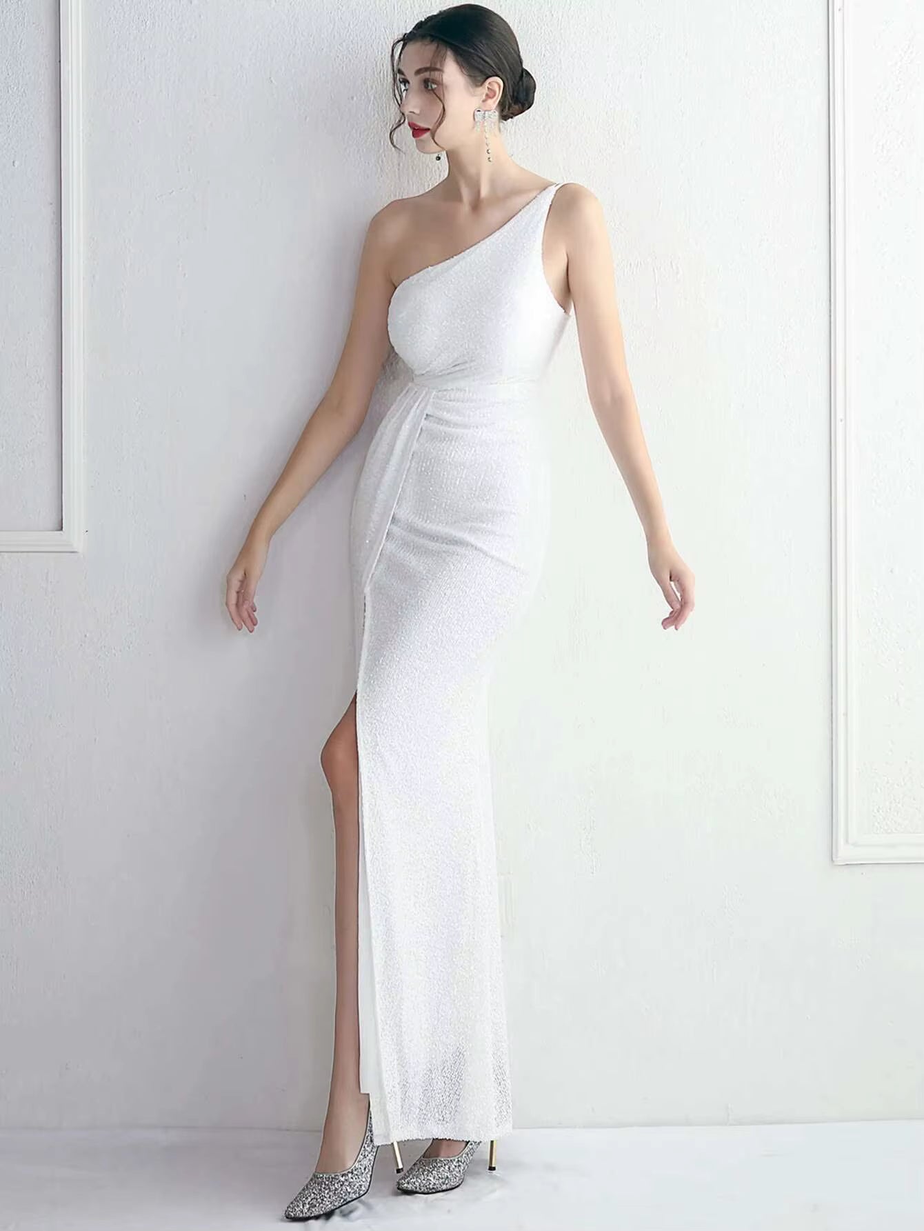 Elegant Spaghetti Strap Backless Diagonal collar Sequin Maxi Dress