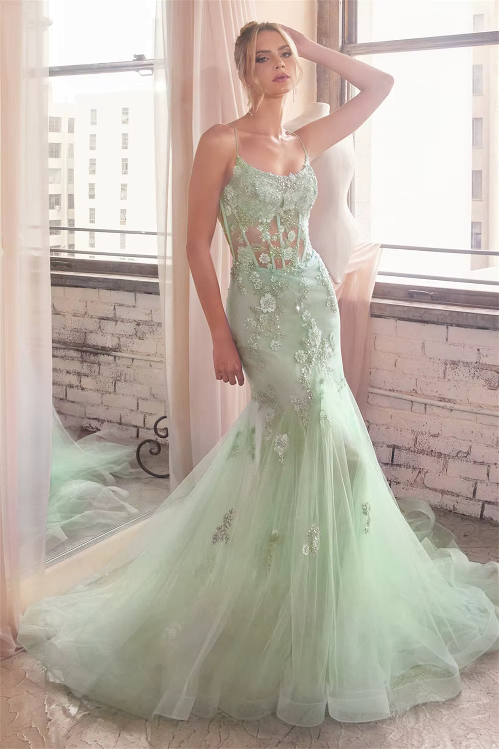 Elegant Spaghetti Strap Lace Embroidery Mermaid Evening Party Maxi Dress