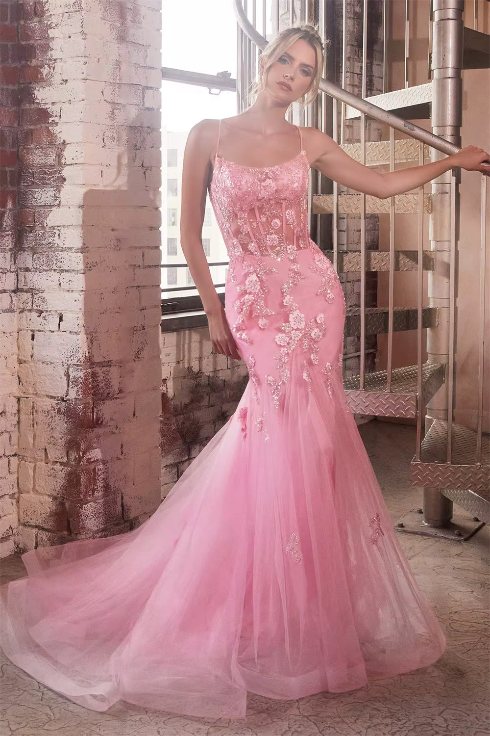 Elegant Spaghetti Strap Lace Embroidery Mermaid Evening Party Maxi Dress