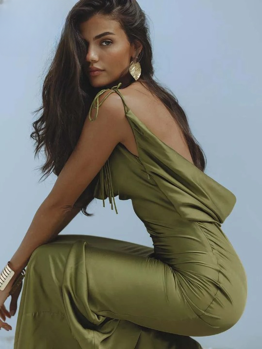 Elegant Spaghetti Strap Open Back Straight Floor-Length Dresses