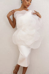 Elegant Three-Dimensional Flower One-Shoulder Medium Length Dress