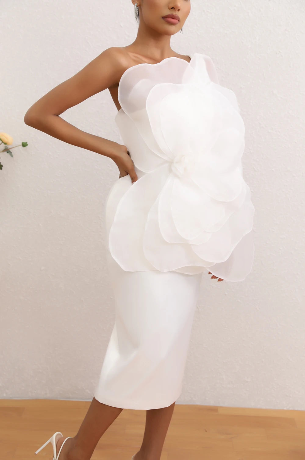 Elegant Three-Dimensional Flower One-Shoulder Medium Length Dress