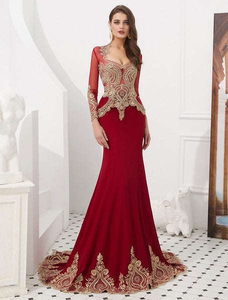 Embroidered Beaded Queen Anneneck Long Sleeve Formal Gowns With Cloak