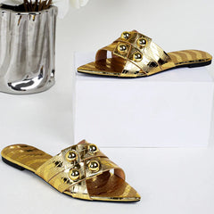 Pointed Toe Metal Decoration Flat Sandals 43 Large Size Open-toe Sandals Comfortable Non-slip Vacation Beach Shoes