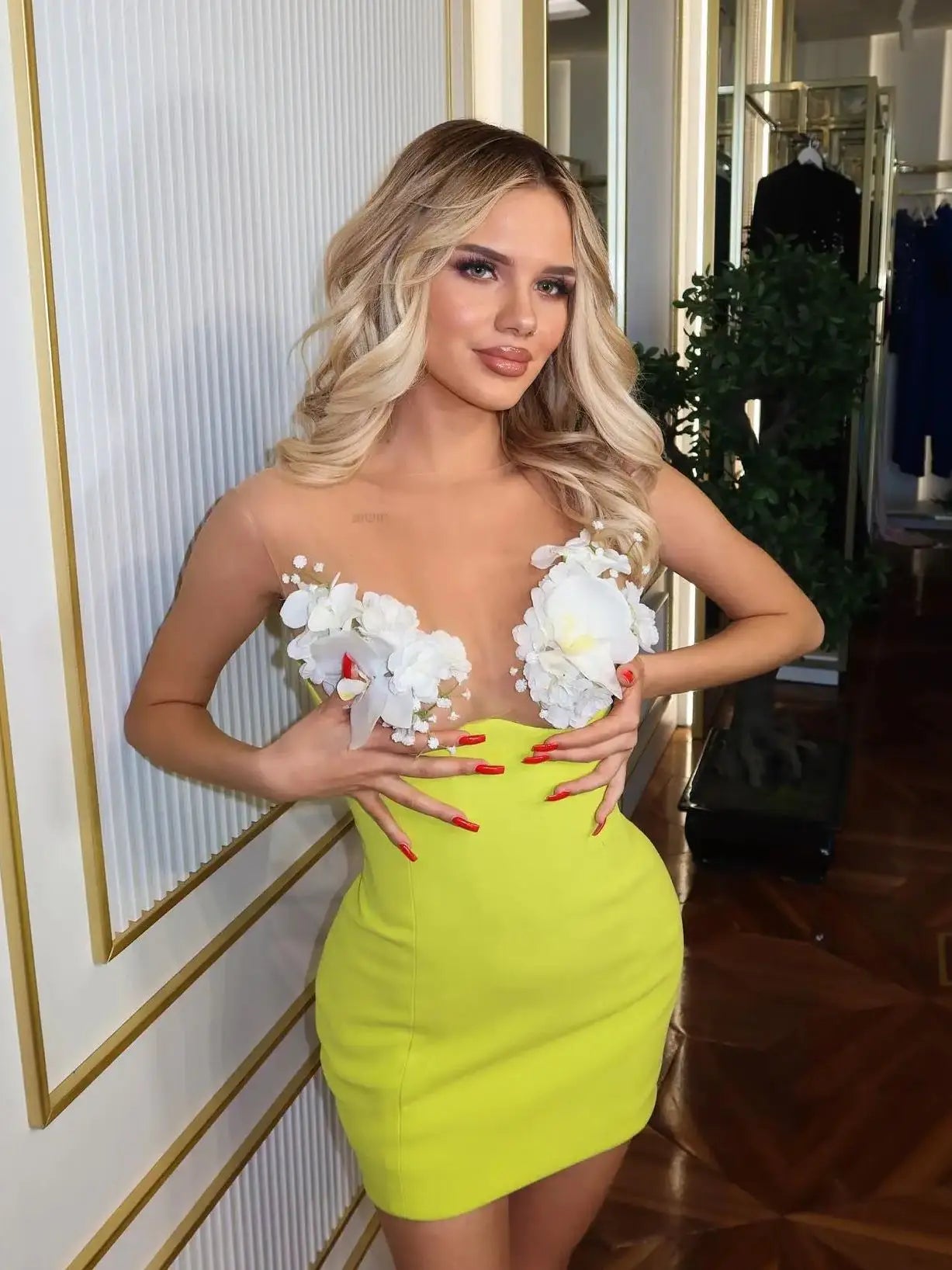 Flower Chic zipper V-Neck Strapless Evening Party Bandage Bodycon Mini Dress