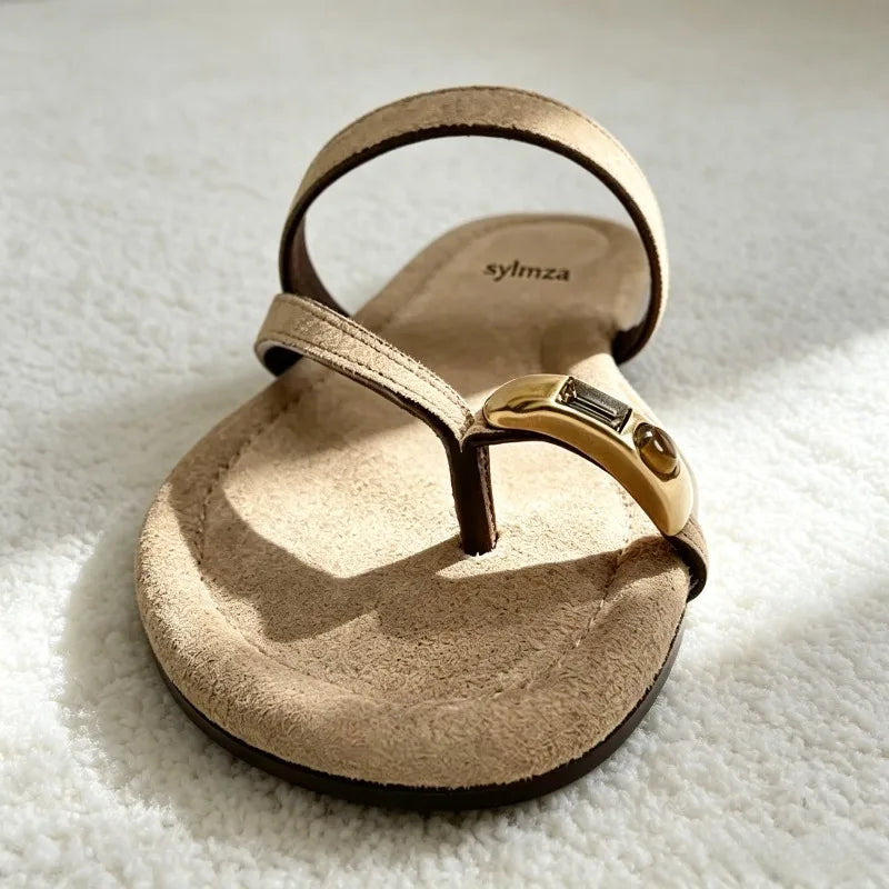 High Quality Faux Suede Flat Sandals Metal Applique Detail Designer Shoe Comfortable Round-toe Clip Toe Flip Flops