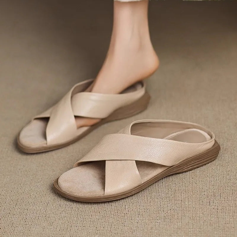 High Quality Flat Slippers Pointed Toe Cross Tied Brand Designer Slippers Comfort Open Toe Non Slip Beach Sandals