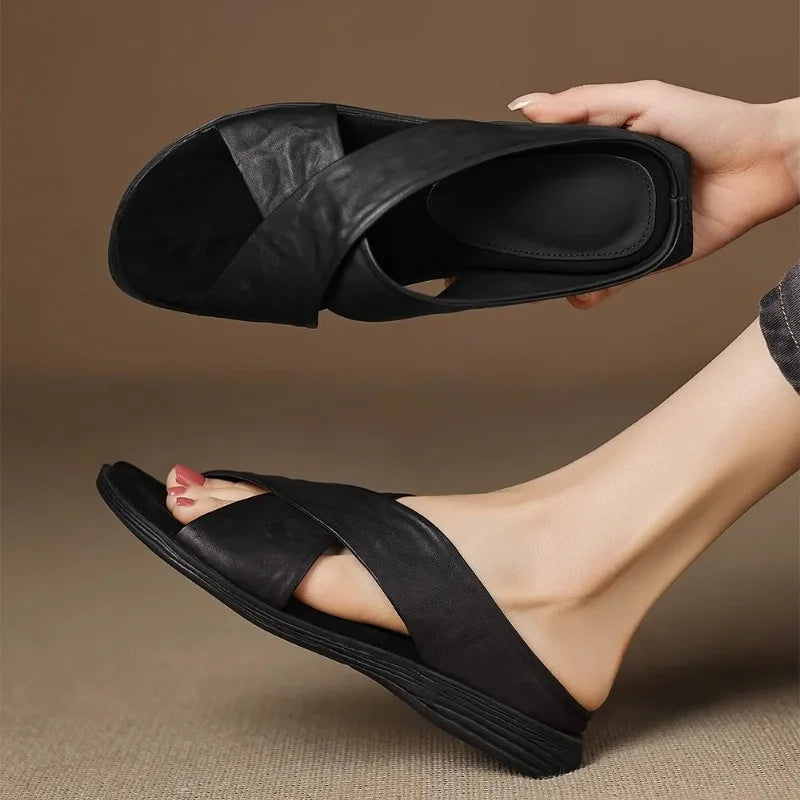 High Quality Flat Slippers Pointed Toe Cross Tied Brand Designer Slippers Comfort Open Toe Non Slip Beach Sandals