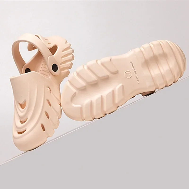 Light Non-Slip Openwork Hole EVA Slippers Man Outdoor Flat Sandals Breathable Beach Flip-flops Massage Comfort Shoe