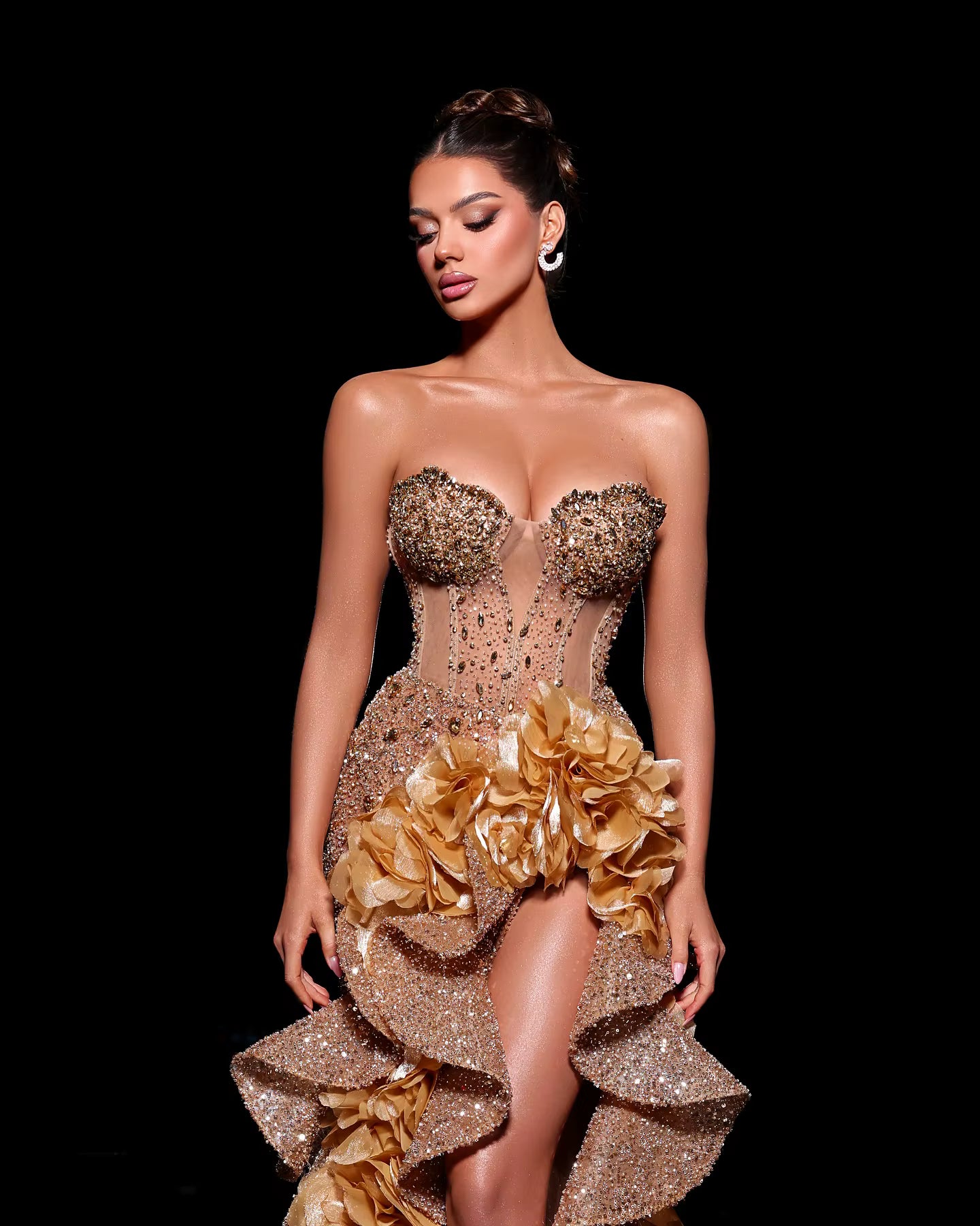 Luxurious Beading A-LINE High Slit Ruffle Flowers Unique Evening Maxi Dresses